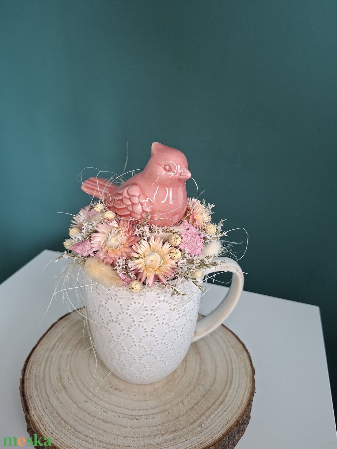 Szárazvirágos bögrés dísz madárkával - otthon & életmód - dekoráció - ajtó- és ablak dekoráció - ablakdísz - Meska.hu