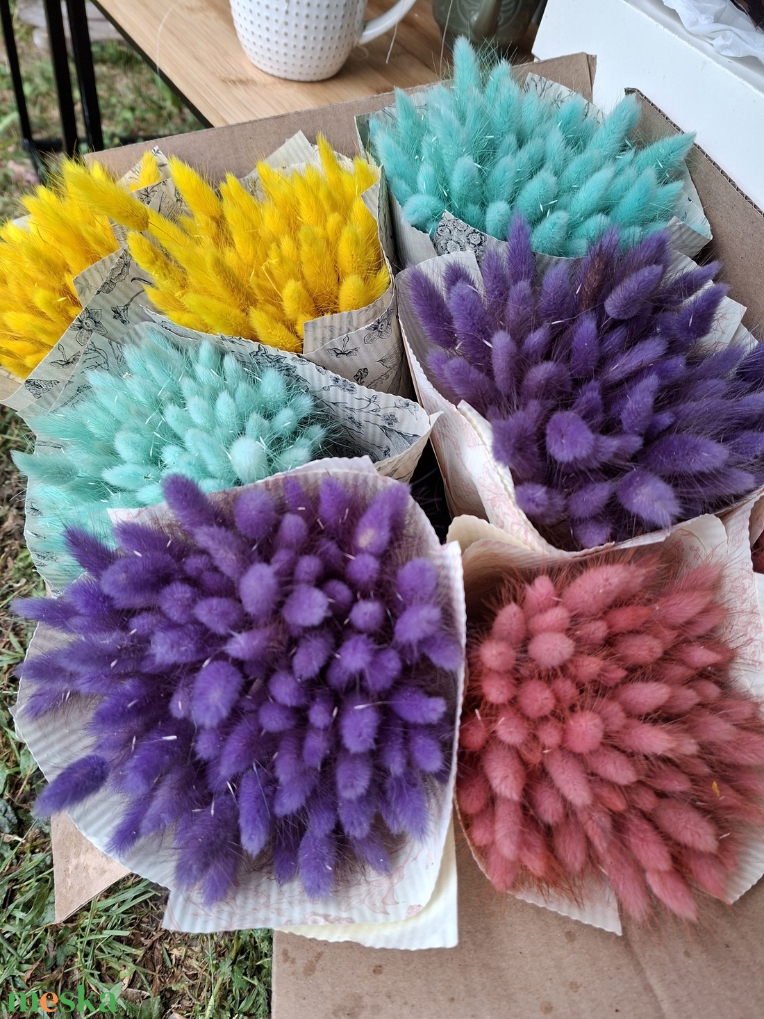 Színes lagurus nyuszifarokfű csokrok - otthon & életmód - virágdekoráció - virágok - virágcsokor - Meska.hu