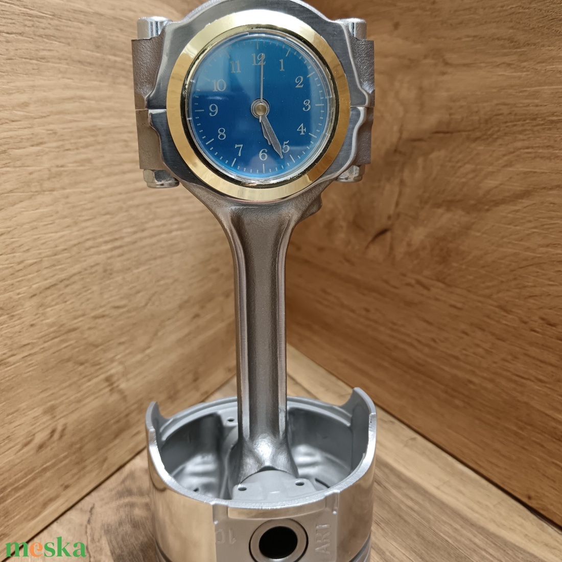 Egyedi kék dugattyú óra � férfi ajándék, ipari stílusú autós, motoros dekor - otthon & életmód - dekoráció - asztal és polc dekoráció - asztaldísz - Meska.hu