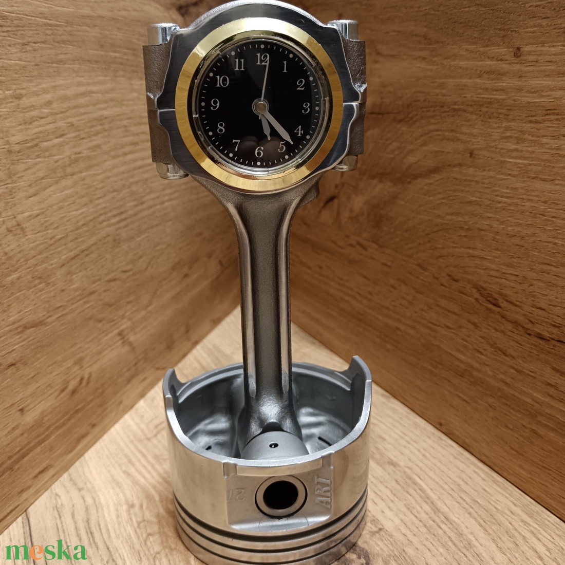 Egyedi fekete dugattyú óra � férfi ajándék, ipari stílusú autós, motoros dekor - otthon & életmód - dekoráció - asztal és polc dekoráció - asztaldísz - Meska.hu