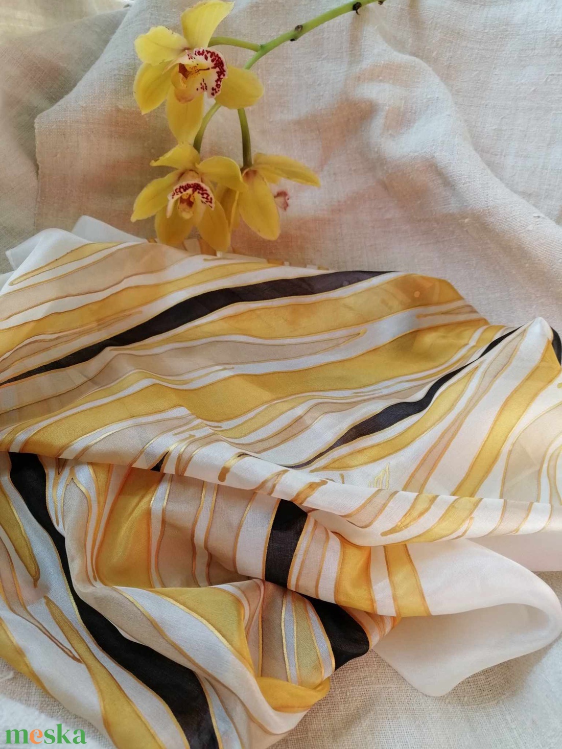 Kézi festésű valódi selyemsál-Golden - ruha & divat - sál, sapka, kendő - sál - Meska.hu Kézi festésű valódi selyemsál-Golden - ruha & divat - sál, sapka, kendő - sál - Meska.hu