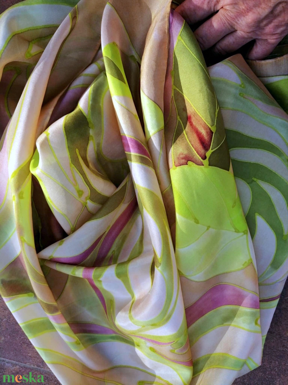 Kézi festésű valódi hernyóselyem kendő-Rózsa - ruha & divat - sál, sapka, kendő - kendő - Meska.hu