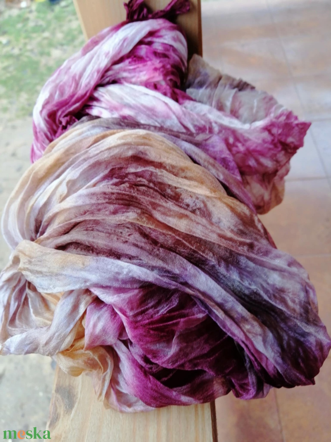 Gyűrt,batikolt valódi selyemsál -Bordó-bézs árnyalatokkal - ruha & divat - sál, sapka, kendő - kendő - Meska.hu