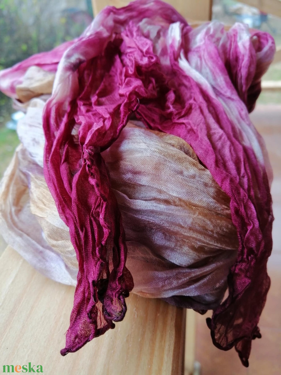 Gyűrt,batikolt valódi selyemsál -Bordó-bézs árnyalatokkal - ruha & divat - sál, sapka, kendő - kendő - Meska.hu
