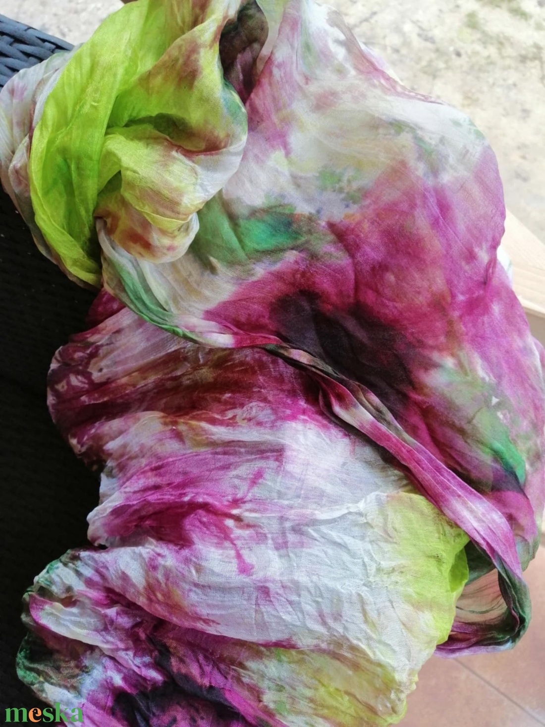 Gyűrt,batikolt valódi selyemsál -Olívazöld és bordó árnyalatokkal - ruha & divat - sál, sapka, kendő - kendő - Meska.hu