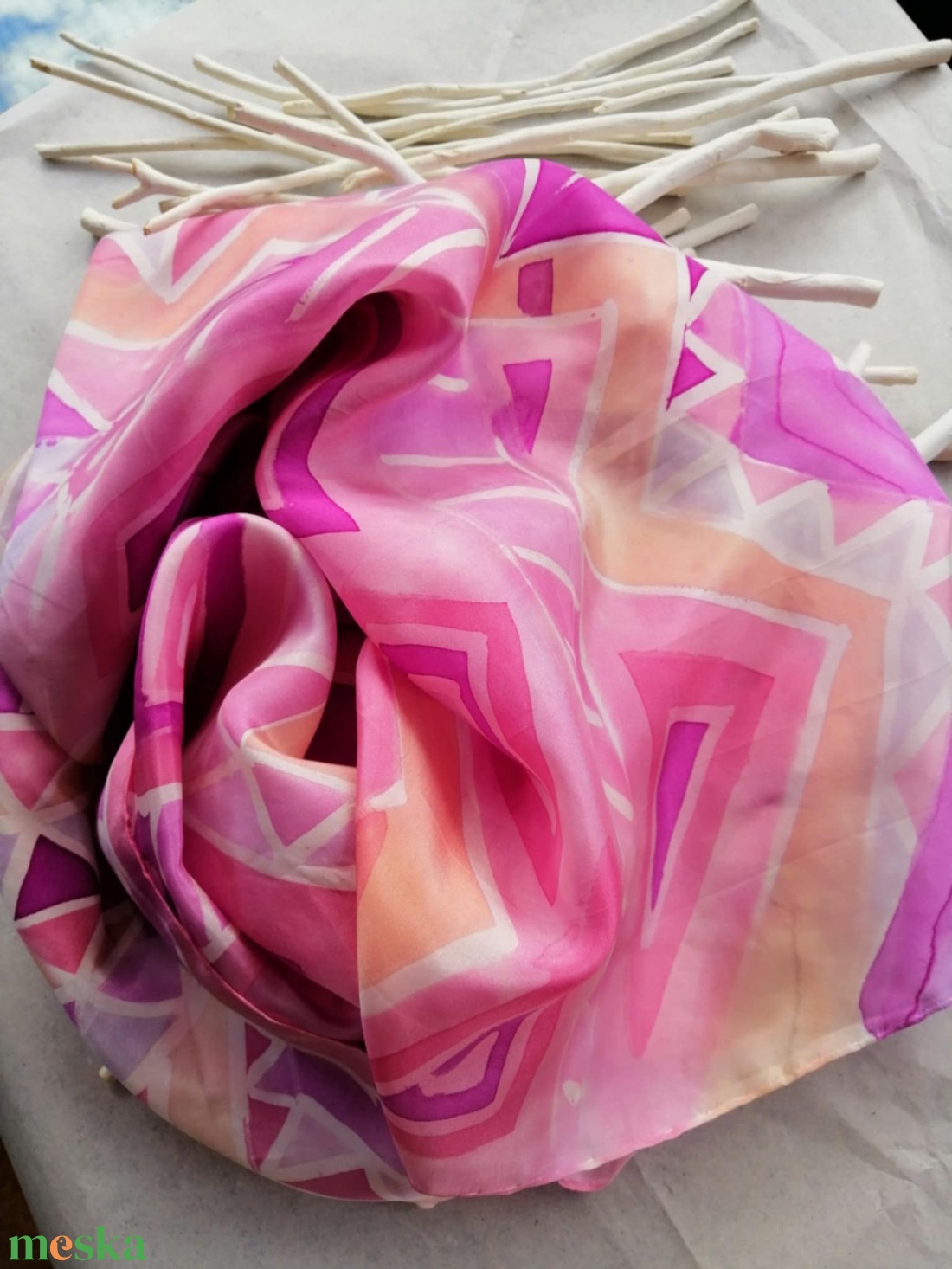 Kézi festésű valódi selyemsál rózsaszín és barack színekkel - ruha & divat - sál, sapka, kendő - sál - Meska.hu