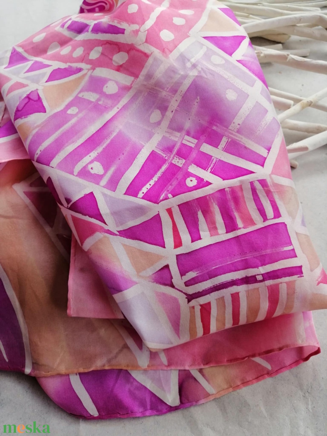 Kézi festésű valódi selyemsál rózsaszín és barack színekkel - ruha & divat - sál, sapka, kendő - sál - Meska.hu