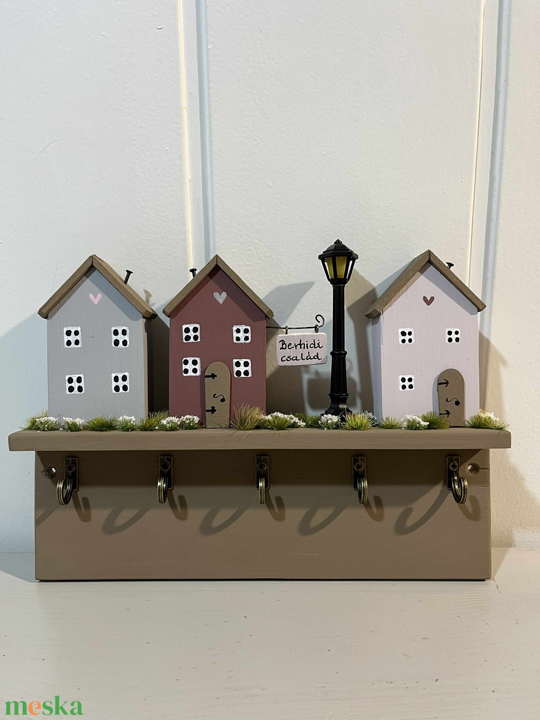 Fali kulcstartó, újrahasznosított fából - otthon & életmód - dekoráció - fali és függő dekoráció - fali kulcstartó - Meska.hu