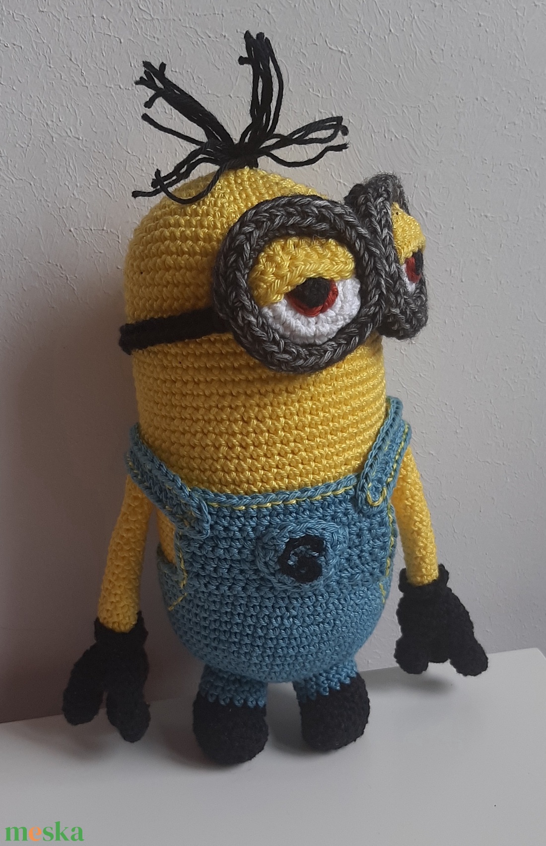 Minion Tim - otthon & életmód - dekoráció - asztal és polc dekoráció - horgolt & csipketerítő - Meska.hu