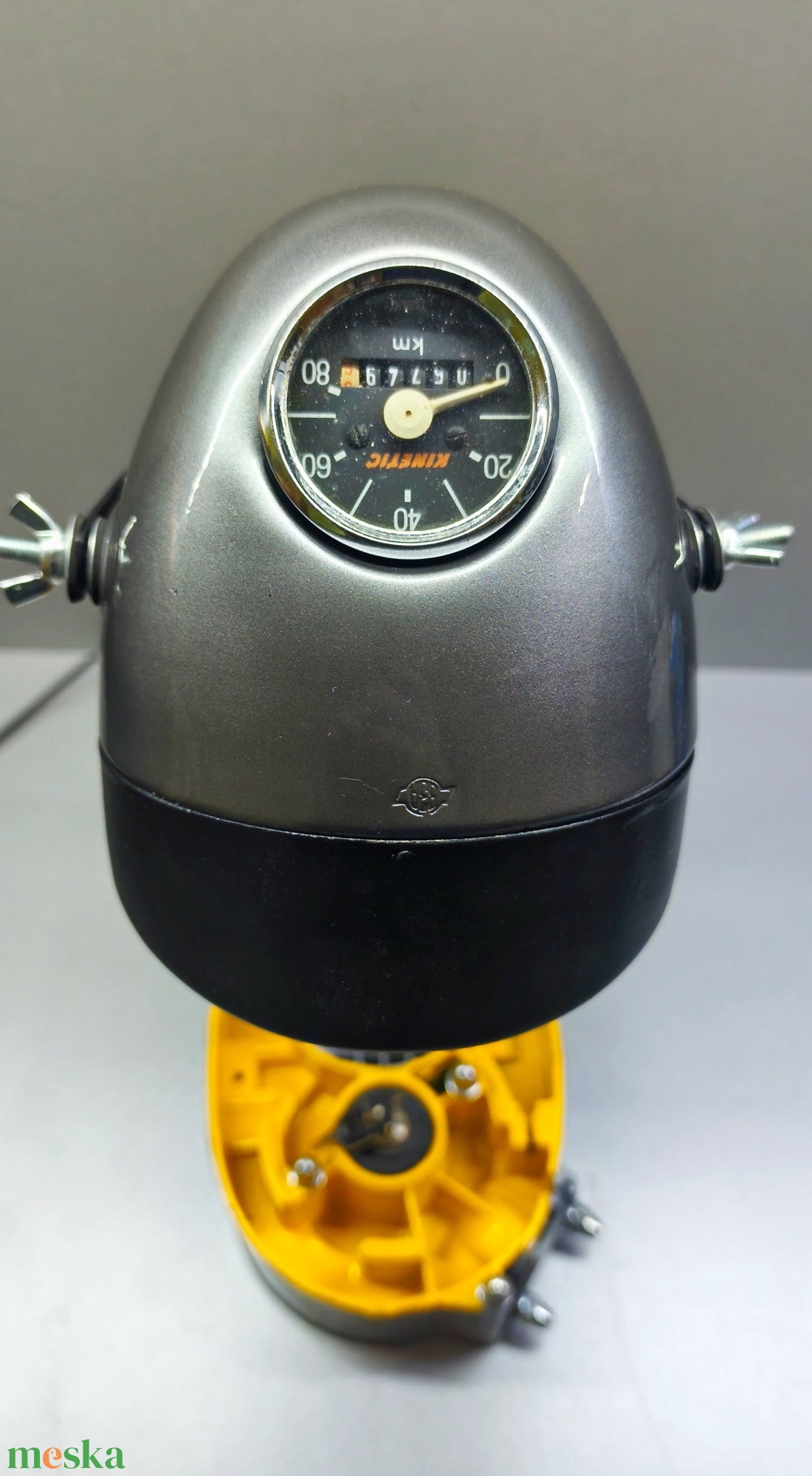 Motor alkatrészből  készült asztali lámpa - otthon & életmód - lámpa - asztali lámpa - Meska.hu