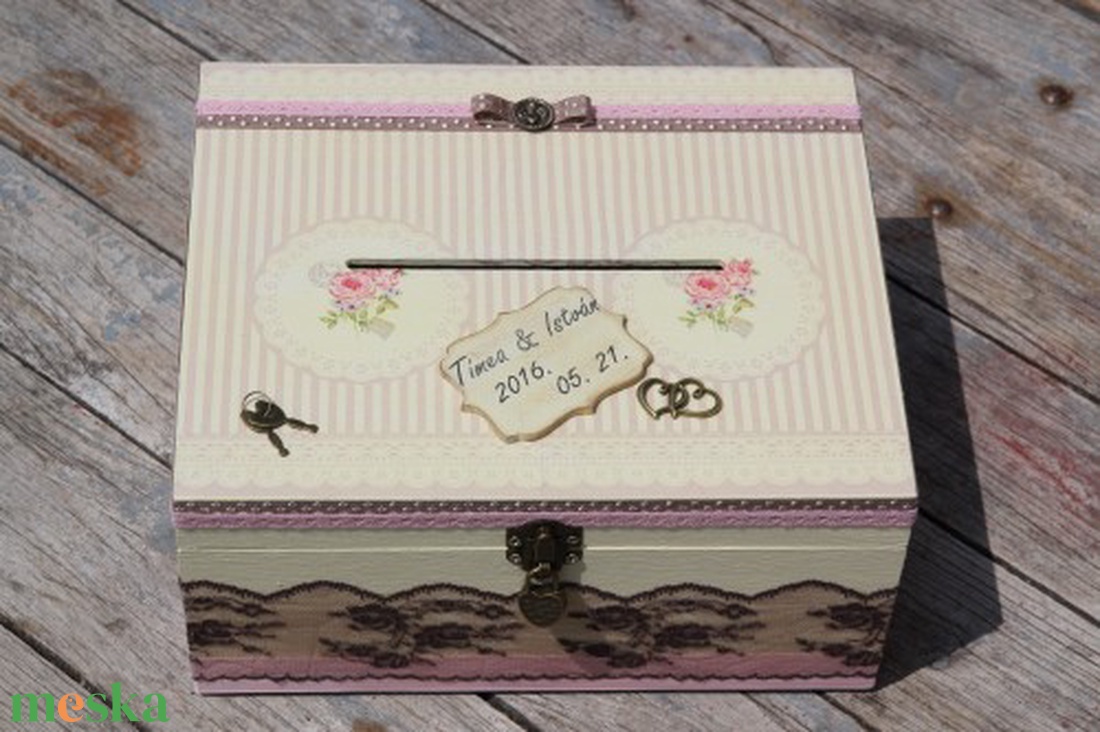 Minőségi, egyedi, lezárható, feliratozott esküvői pénzgyűjtő persely, csipkével. :-) - esküvő - emlék & ajándék - doboz - Meska.hu