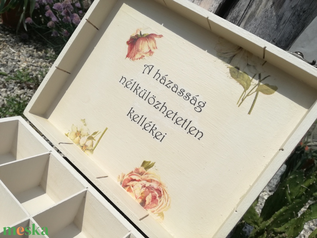 12 rekeszes ajándékátadó doboz esküvőre, fotótranszferrel. :-) - esküvő - emlék & ajándék - doboz - Meska.hu 12 rekeszes ajándékátadó doboz esküvőre, fotótranszferrel. :-) - esküvő - emlék & ajándék - doboz - Meska.hu