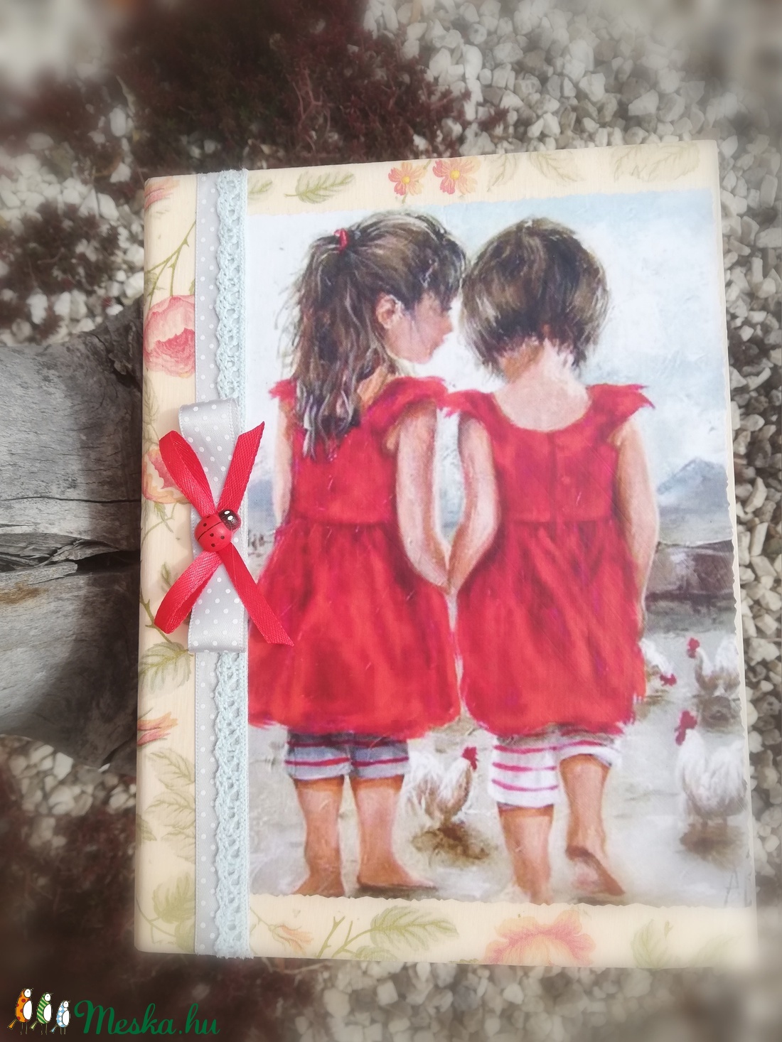 Nagyméretű könyvdoboz, bájos kislányokkal. :-) - otthon & életmód - dekoráció - asztal és polc dekoráció - díszdoboz - Meska.hu Nagyméretű könyvdoboz, bájos kislányokkal. :-) - otthon & életmód - dekoráció - asztal és polc dekoráció - díszdoboz - Meska.hu