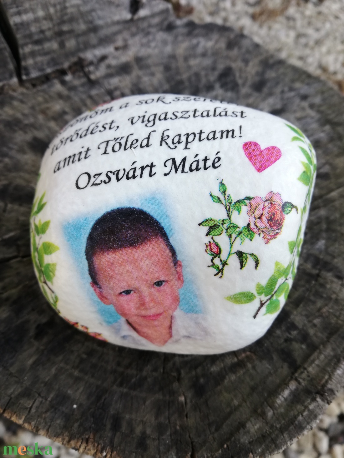 Fényképes és feliratos kő, személyre szabottan. :-) - otthon & életmód - dekoráció - asztal és polc dekoráció - kavics & kő - Meska.hu Fényképes és feliratos kő, személyre szabottan. :-) - otthon & életmód - dekoráció - asztal és polc dekoráció - kavics & kő - Meska.hu