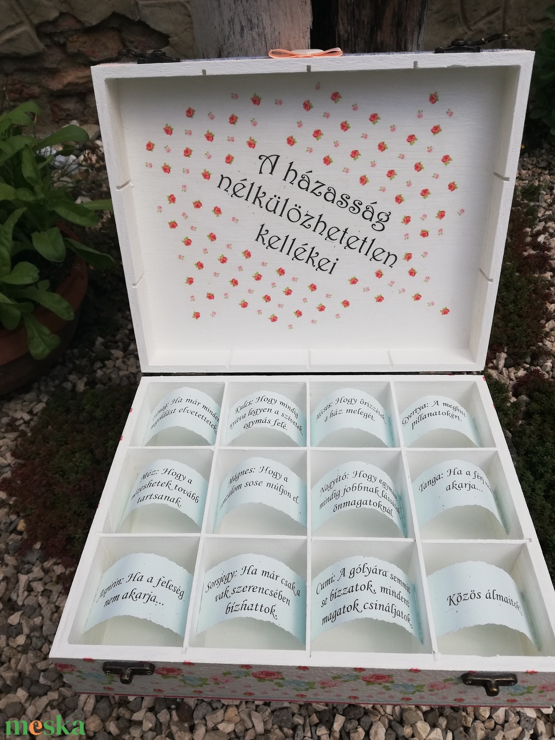 12 rekeszes ajándékátadó doboz esküvőre, transzfer-technikával. :-) - otthon & életmód - dekoráció - asztal és polc dekoráció - díszdoboz - Meska.hu 12 rekeszes ajándékátadó doboz esküvőre, transzfer-technikával. :-) - otthon & életmód - dekoráció - asztal és polc dekoráció - díszdoboz - Meska.hu