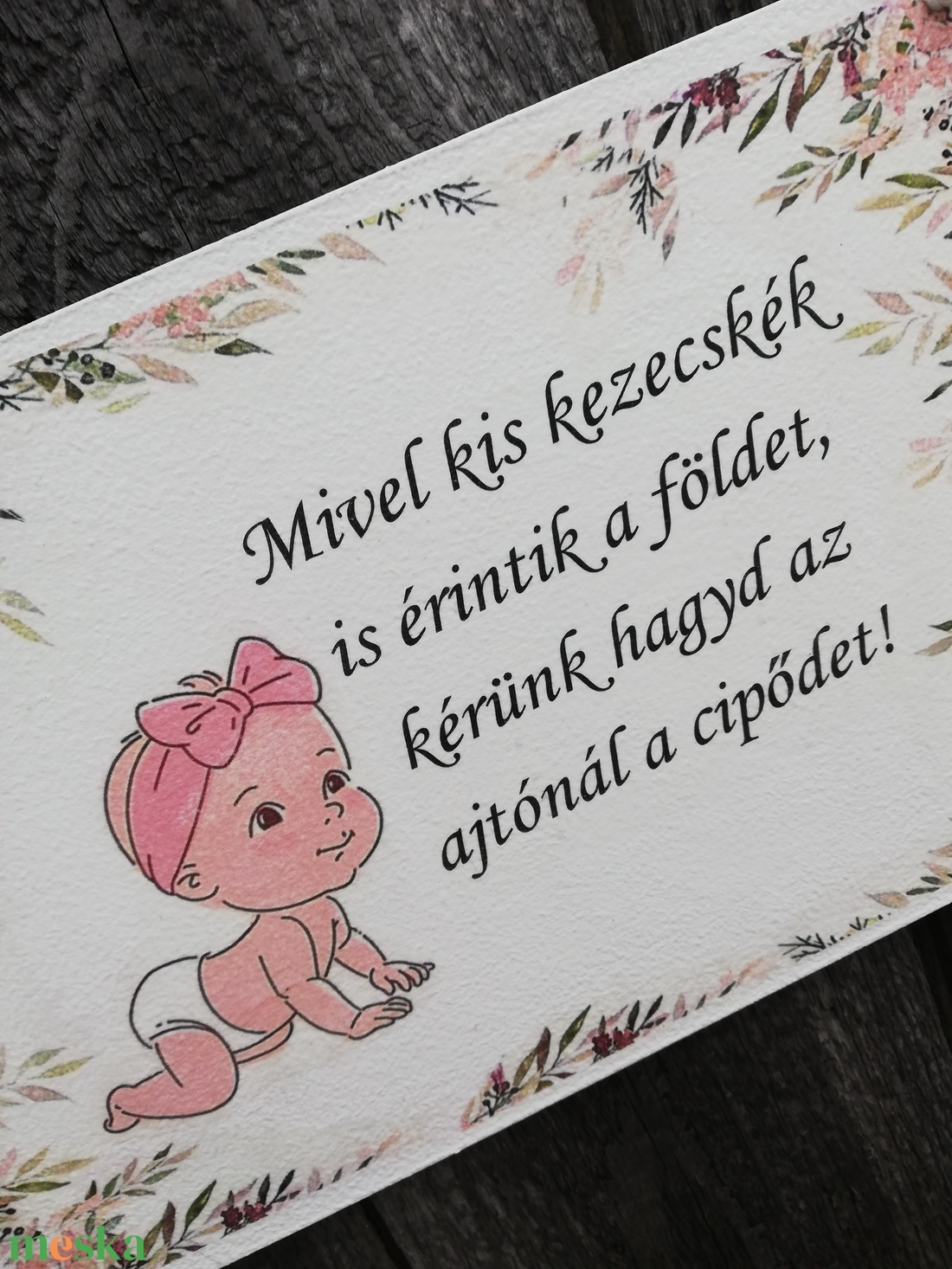 Babás, kedvesen figyelmeztető-tábla az előszobába. :-) - otthon & életmód - dekoráció - ajtó- és ablak dekoráció - ajtódísz & kopogtató - Meska.hu Babás, kedvesen figyelmeztető-tábla az előszobába. :-) - otthon & életmód - dekoráció - ajtó- és ablak dekoráció - ajtódísz & kopogtató - Meska.hu