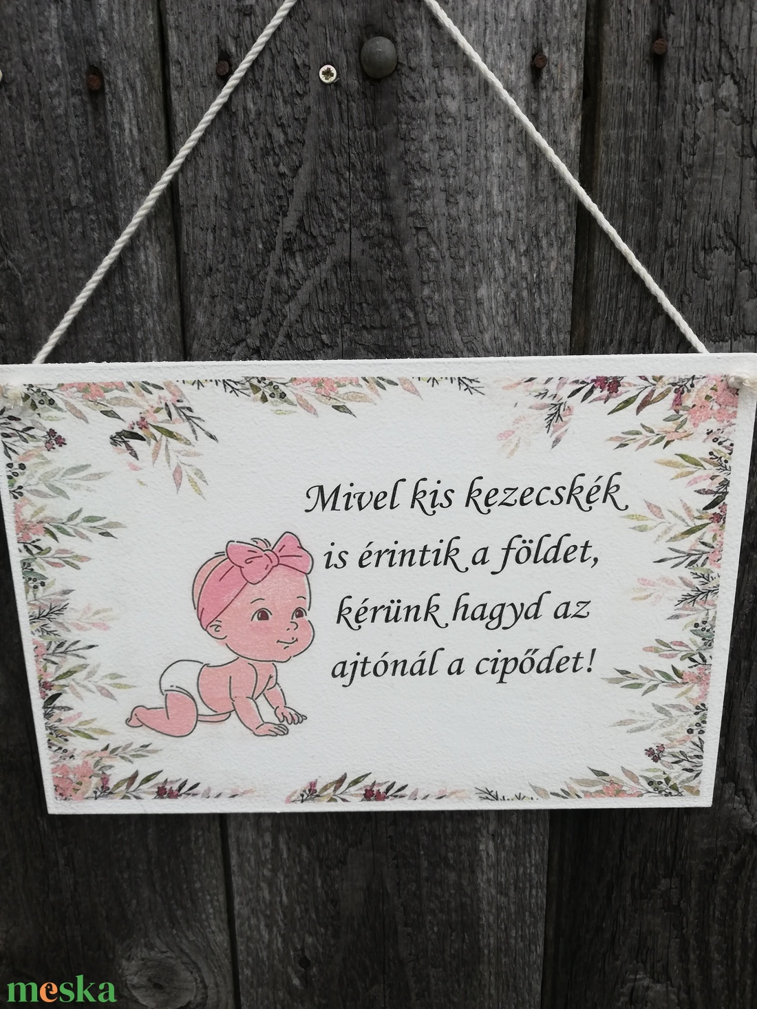 Babás, kedvesen figyelmeztető-tábla az előszobába. :-) - otthon & életmód - dekoráció - ajtó- és ablak dekoráció - ajtódísz & kopogtató - Meska.hu Babás, kedvesen figyelmeztető-tábla az előszobába. :-) - otthon & életmód - dekoráció - ajtó- és ablak dekoráció - ajtódísz & kopogtató - Meska.hu