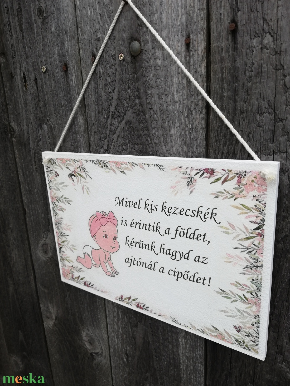 Babás, kedvesen figyelmeztető-tábla az előszobába. :-) - otthon & életmód - dekoráció - ajtó- és ablak dekoráció - ajtódísz & kopogtató - Meska.hu Babás, kedvesen figyelmeztető-tábla az előszobába. :-) - otthon & életmód - dekoráció - ajtó- és ablak dekoráció - ajtódísz & kopogtató - Meska.hu