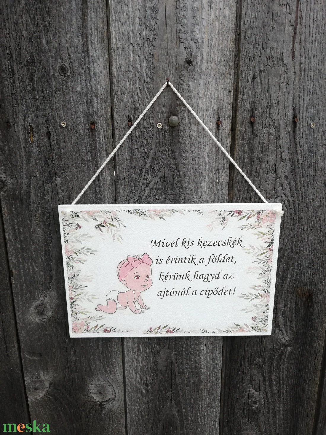 Babás, kedvesen figyelmeztető-tábla az előszobába. :-) - otthon & életmód - dekoráció - ajtó- és ablak dekoráció - ajtódísz & kopogtató - Meska.hu Babás, kedvesen figyelmeztető-tábla az előszobába. :-) - otthon & életmód - dekoráció - ajtó- és ablak dekoráció - ajtódísz & kopogtató - Meska.hu