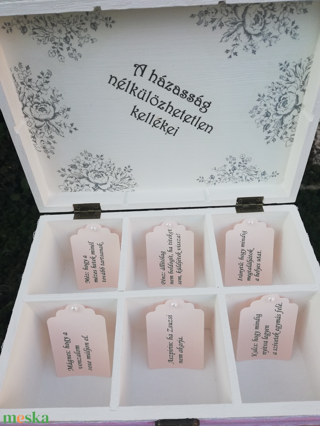 Esküvői-feliratos, 6 rekeszes Shabby díszdoboz. - RENDELHETŐ - esküvő - emlék & ajándék - doboz - Meska.hu Esküvői-feliratos, 6 rekeszes Shabby díszdoboz. - RENDELHETŐ - esküvő - emlék & ajándék - doboz - Meska.hu