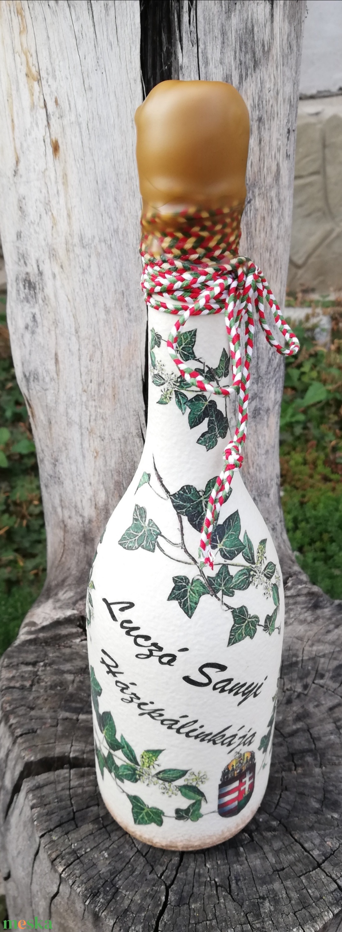 Italos üveg férfiaknak, magyar címerrel, felirattal és egyedi mintával. :-) - otthon & életmód - dekoráció - asztal és polc dekoráció - díszüveg - Meska.hu Italos üveg férfiaknak, magyar címerrel, felirattal és egyedi mintával. :-) - otthon & életmód - dekoráció - asztal és polc dekoráció - díszüveg - Meska.hu