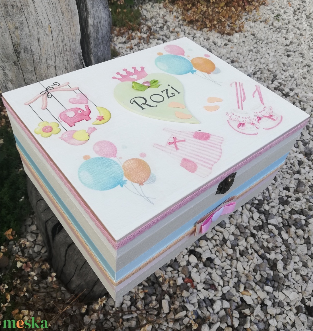 Minőségi, óriási méretű babaváró doboz, transzfer-technikával. :-) - otthon & életmód - dekoráció - asztal és polc dekoráció - díszdoboz - Meska.hu Minőségi, óriási méretű babaváró doboz, transzfer-technikával. :-) - otthon & életmód - dekoráció - asztal és polc dekoráció - díszdoboz - Meska.hu