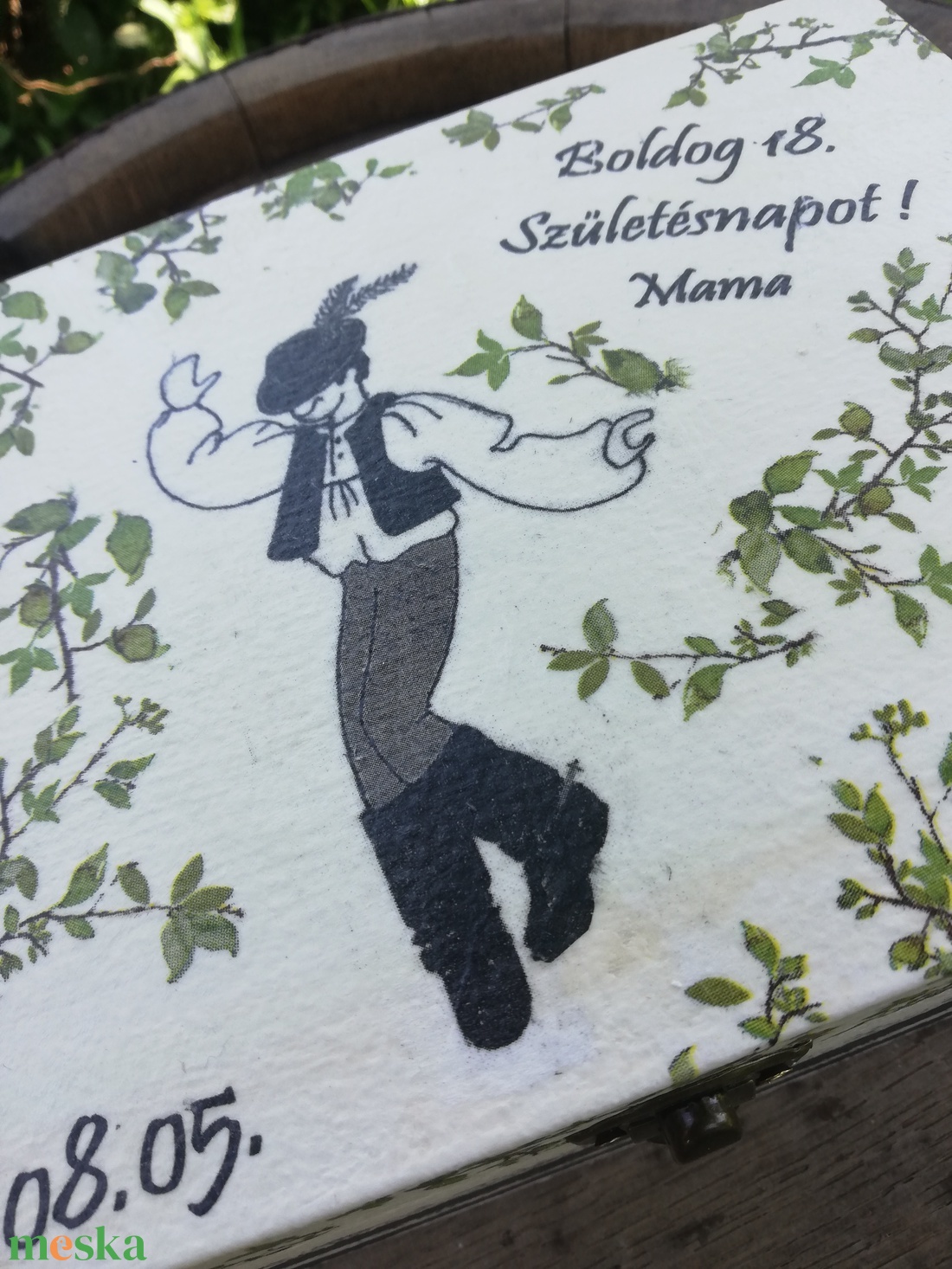 Feliratos dobozka néptáncos mintával, benne egy kavicsra írt üzenettel.  :-) - otthon & életmód - dekoráció - asztal és polc dekoráció - díszdoboz - Meska.hu