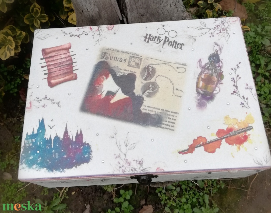 Harry Potter, 6 rekeszes ajándékátadó doboz, születésnapra. :-) - otthon & életmód - papír, írószer - ajándékozás kellékei - ajándékzsák, csomagolás - Meska.hu Harry Potter, 6 rekeszes ajándékátadó doboz, születésnapra. :-) - otthon & életmód - papír, írószer - ajándékozás kellékei - ajándékzsák, csomagolás - Meska.hu