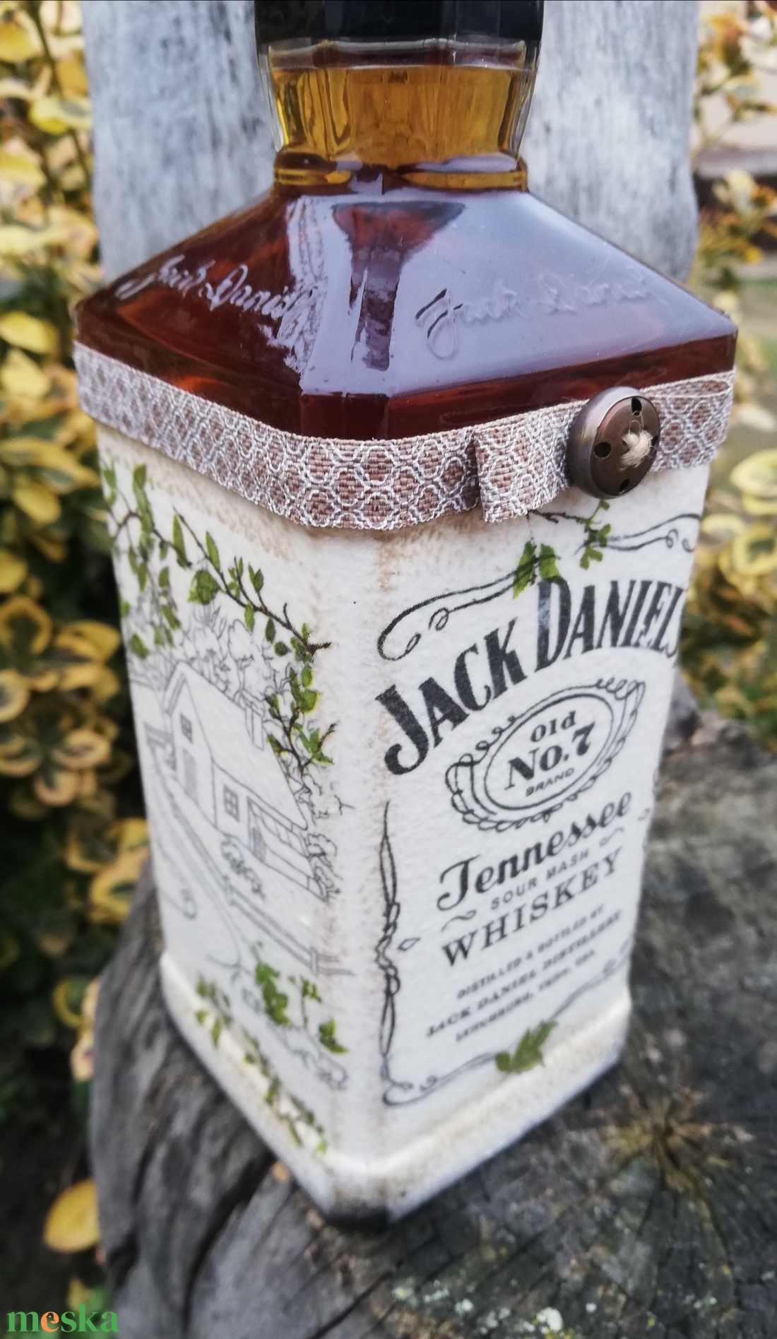 Whisky átalakítva, egyedi mintával. :-) - otthon & életmód - dekoráció - asztal és polc dekoráció - díszüveg - Meska.hu
