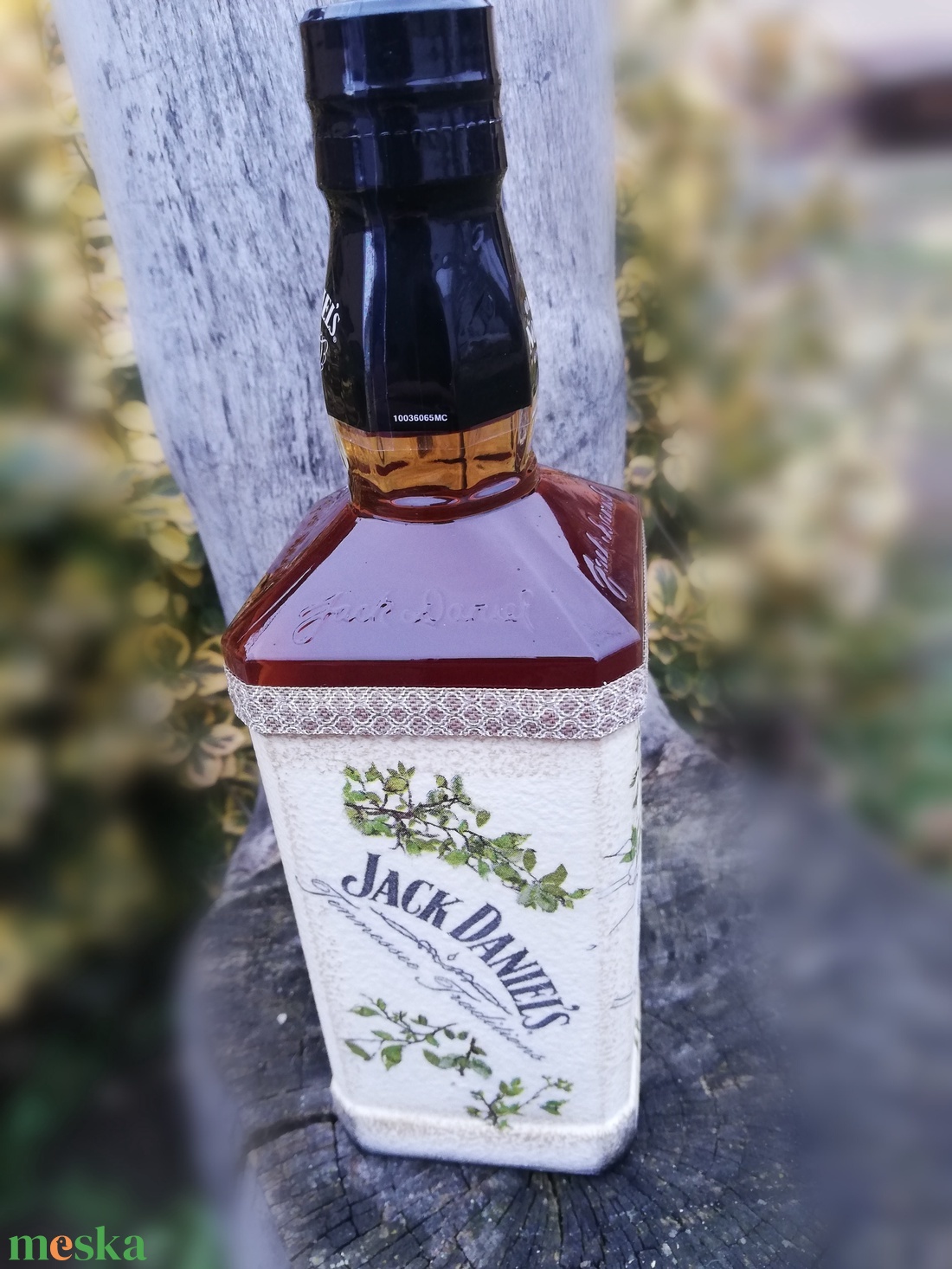 Whisky átalakítva, egyedi mintával. :-) - otthon & életmód - dekoráció - asztal és polc dekoráció - díszüveg - Meska.hu