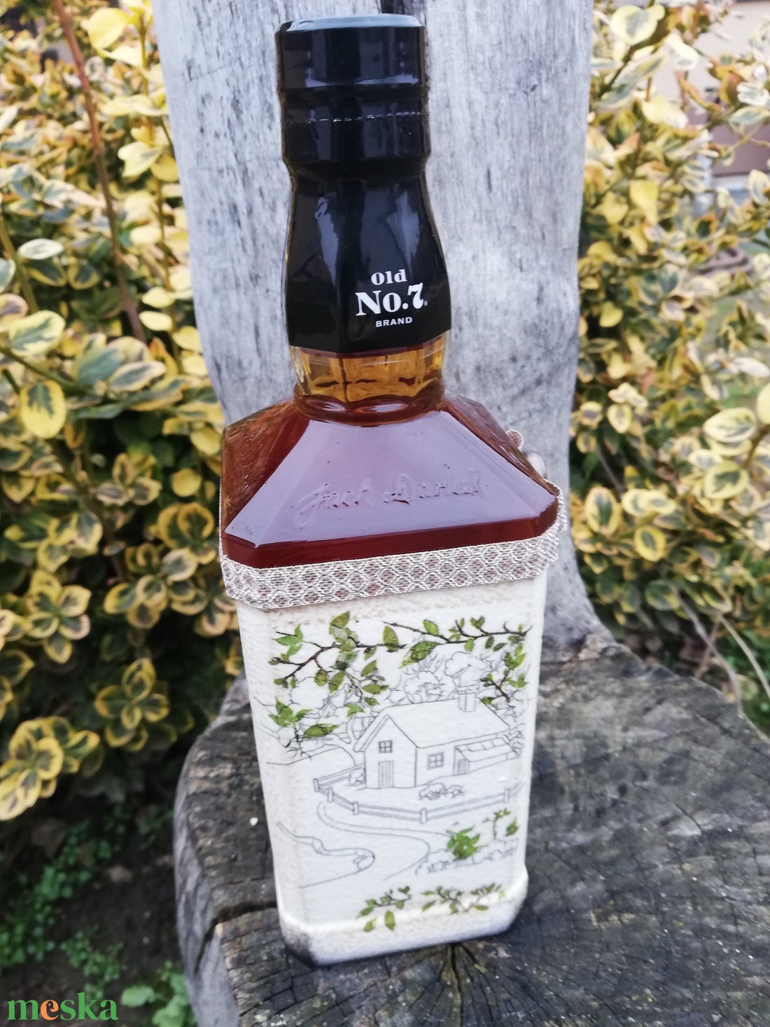 Whisky átalakítva, egyedi mintával. :-) - otthon & életmód - dekoráció - asztal és polc dekoráció - díszüveg - Meska.hu