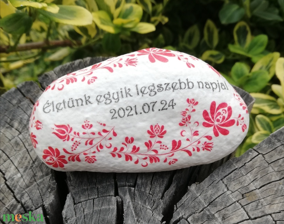 Matyó mintás feliratos kő, esküvőre. :-) - otthon & életmód - dekoráció - asztal és polc dekoráció - kavics & kő - Meska.hu Matyó mintás feliratos kő, esküvőre. :-) - otthon & életmód - dekoráció - asztal és polc dekoráció - kavics & kő - Meska.hu