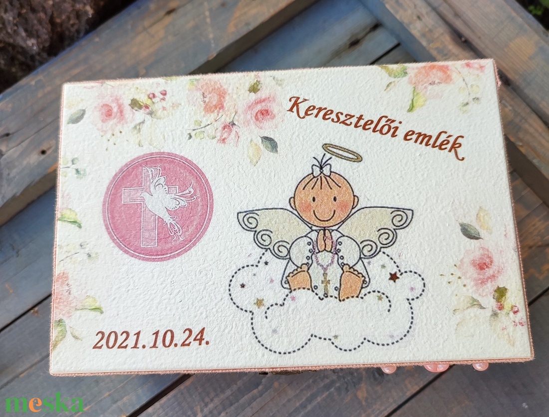 Egyedi mintás és feliratos díszdoboz keresztelőre. - RENDELHETŐ - otthon & életmód - tárolás & rendszerezés - doboz - Meska.hu Egyedi mintás és feliratos díszdoboz keresztelőre. - RENDELHETŐ - otthon & életmód - tárolás & rendszerezés - doboz - Meska.hu