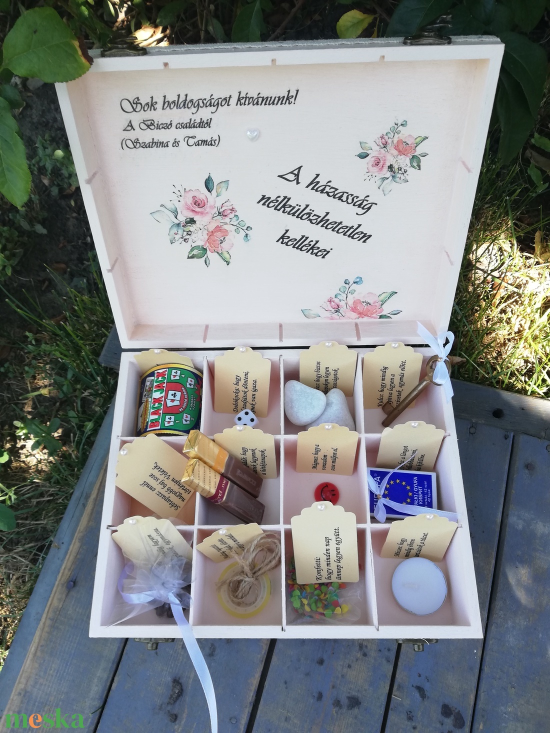 12 rekeszes ajándékátadó doboz esküvőre, fotótranszferrel a belevalókkal. :-) - esküvő - emlék & ajándék - doboz - Meska.hu 12 rekeszes ajándékátadó doboz esküvőre, fotótranszferrel a belevalókkal. :-) - esküvő - emlék & ajándék - doboz - Meska.hu