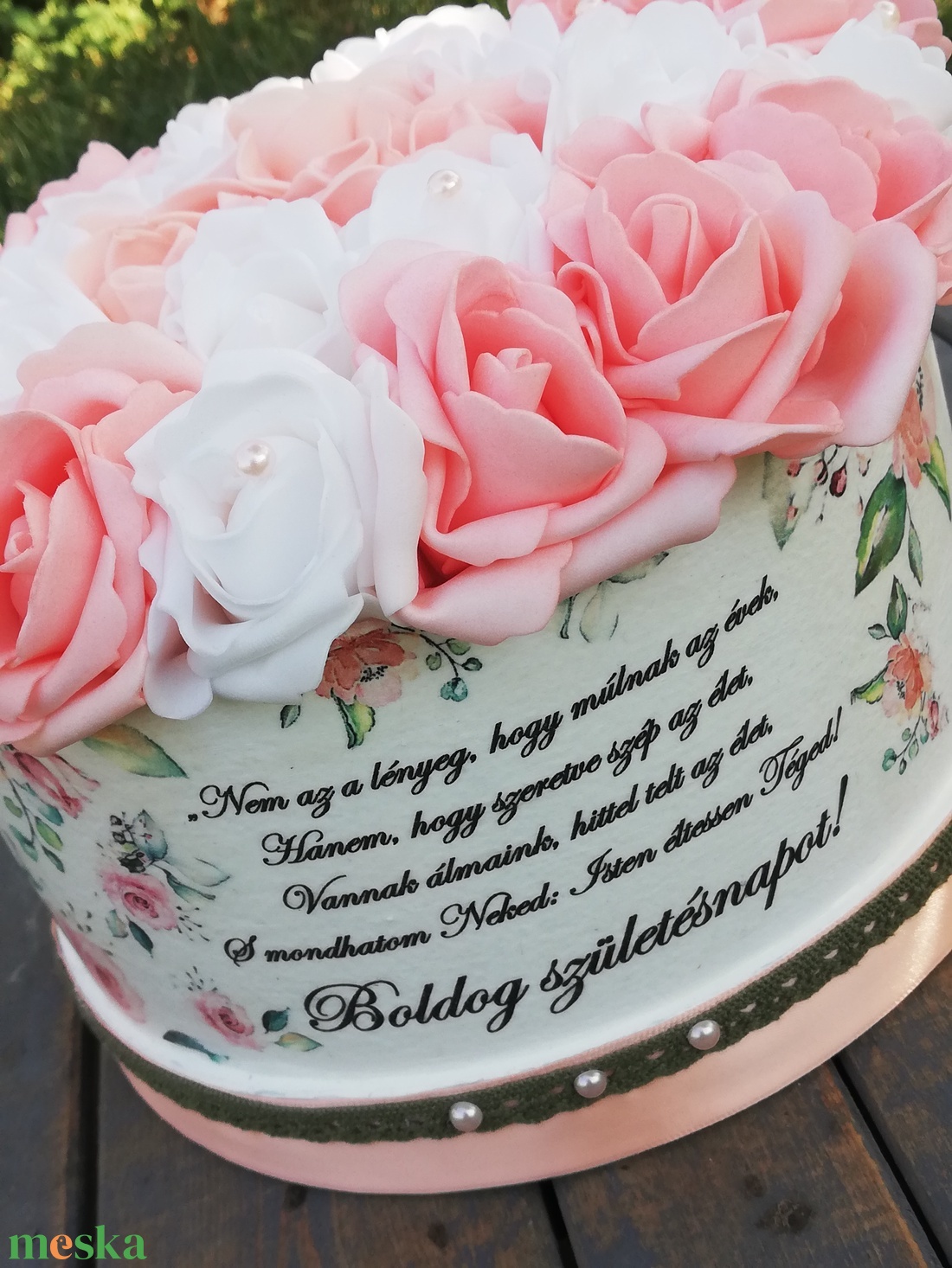 Rózsadoboz 50. születésnapra,egyedi mintával és felirattal. :-) - otthon & életmód - dekoráció - asztal és polc dekoráció - díszdoboz - Meska.hu Rózsadoboz 50. születésnapra,egyedi mintával és felirattal. :-) - otthon & életmód - dekoráció - asztal és polc dekoráció - díszdoboz - Meska.hu