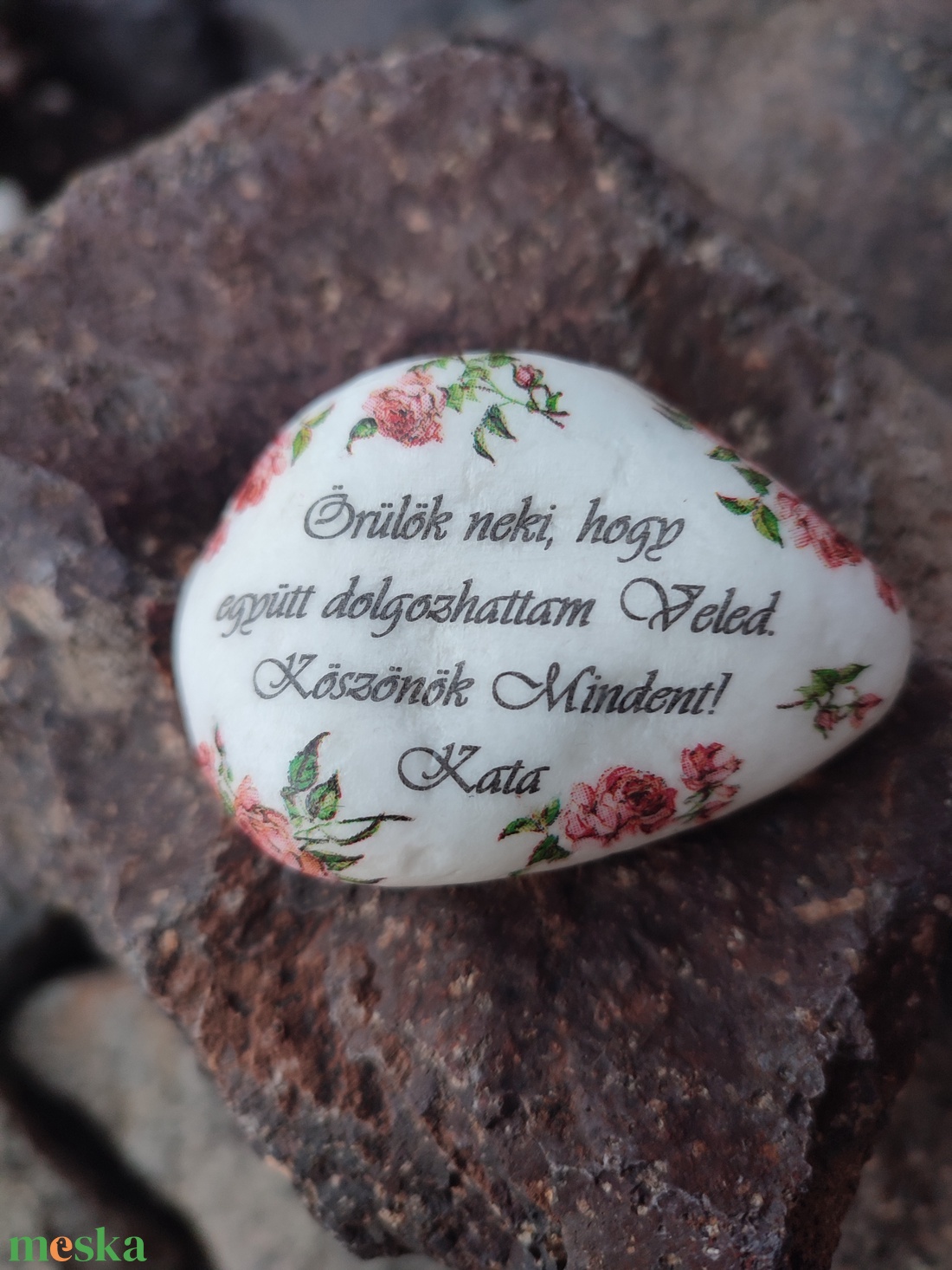 Feliratos, búcsúzós kő, nyugdíjba vonulásra, vagy egyéb alkalomra. :-) (10db=1100,-/db. 3 db=1300,-/db. 1 db=1500,-/db.) - otthon & életmód - dekoráció - asztal és polc dekoráció - kavics & kő - Meska.hu Feliratos, búcsúzós kő, nyugdíjba vonulásra, vagy egyéb alkalomra. :-) (10db=1100,-/db. 3 db=1300,-/db. 1 db=1500,-/db.) - otthon & életmód - dekoráció - asztal és polc dekoráció - kavics & kő - Meska.hu