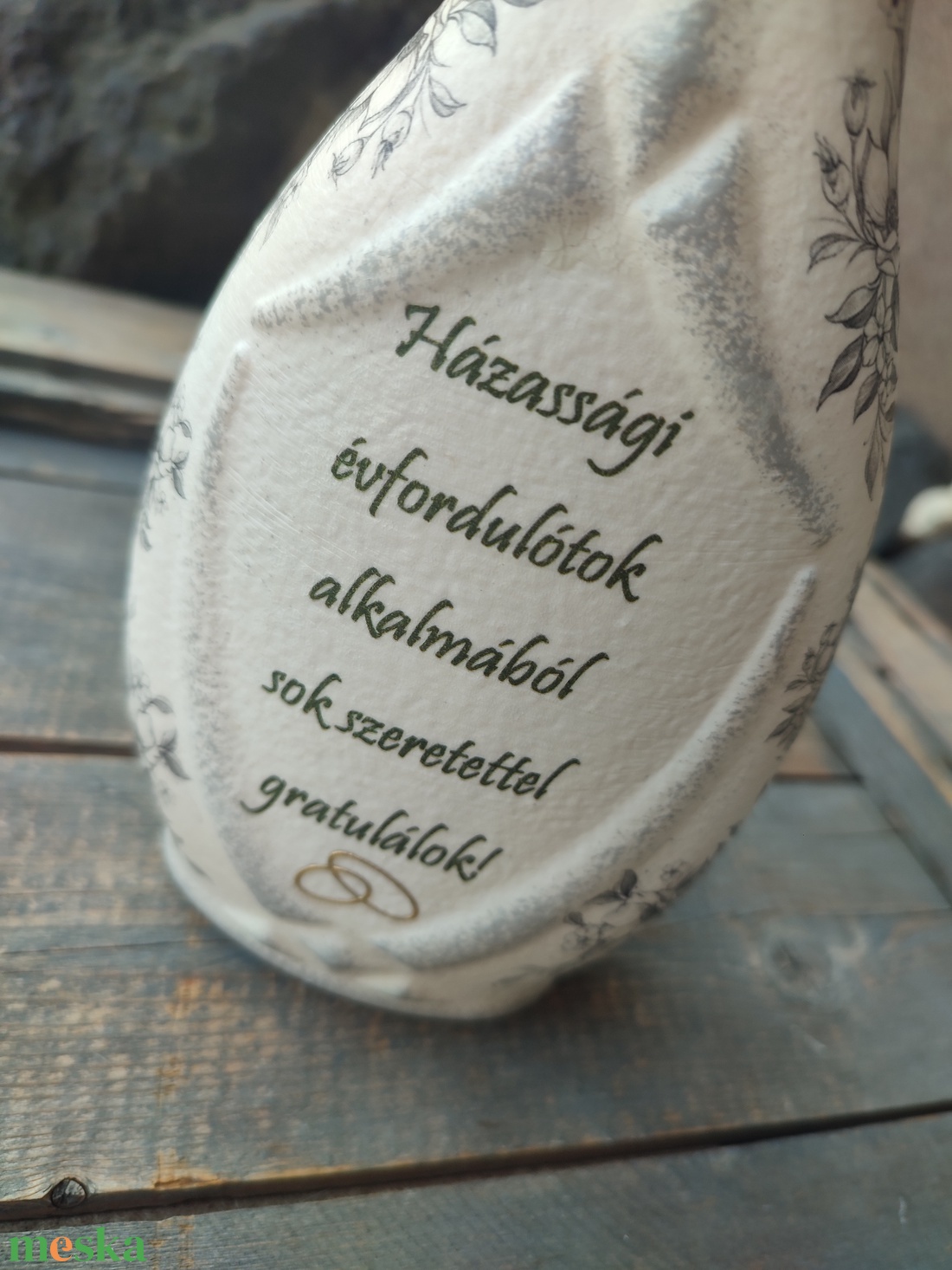 Esküvőre készült feliratos italos üveg, egyedi mintával. :-) - esküvő - emlék & ajándék - nászajándék - esküvői pohár, pohárszett - Meska.hu Esküvőre készült feliratos italos üveg, egyedi mintával. :-) - esküvő - emlék & ajándék - nászajándék - esküvői pohár, pohárszett - Meska.hu