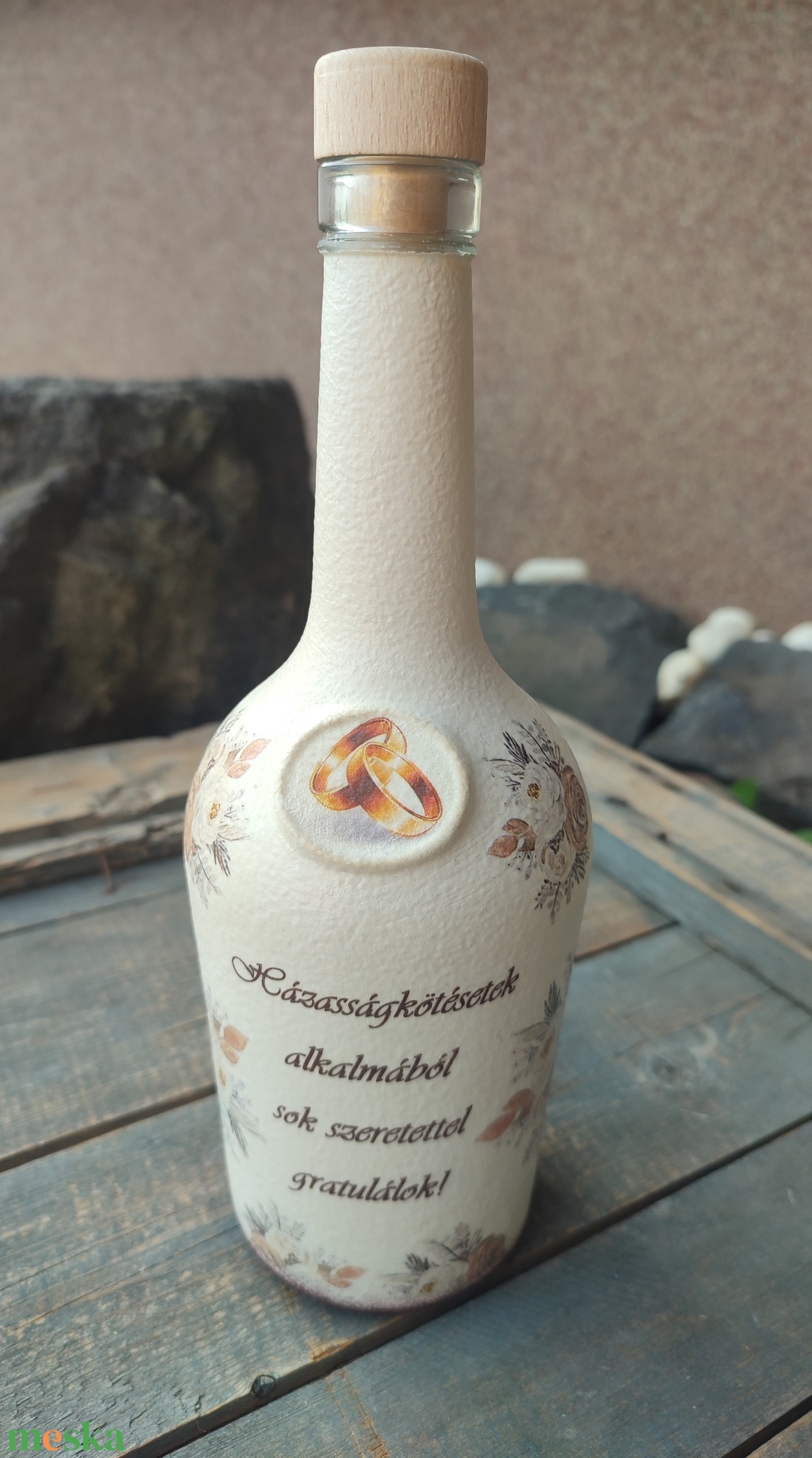 Esküvőre készült feliratos italos üveg, egyedi mintával. :-) - esküvő - emlék & ajándék - nászajándék - esküvői pohár, pohárszett - Meska.hu Esküvőre készült feliratos italos üveg, egyedi mintával. :-) - esküvő - emlék & ajándék - nászajándék - esküvői pohár, pohárszett - Meska.hu