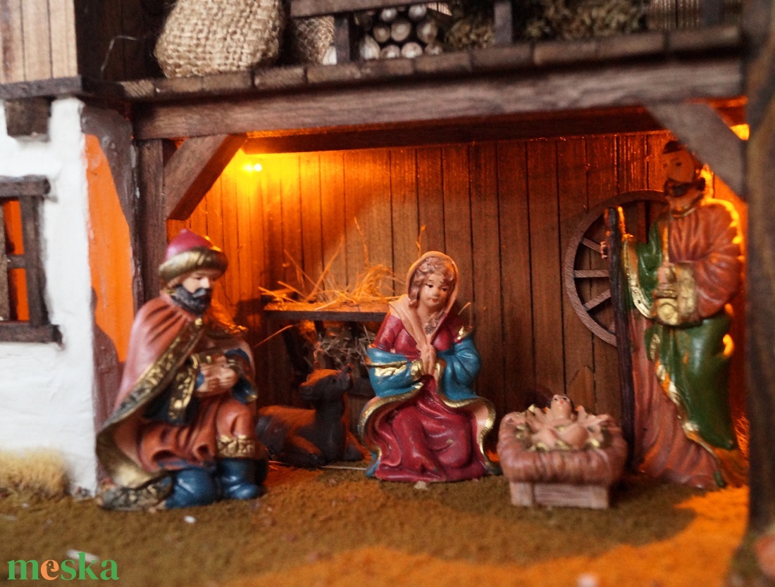 Betlehemi jászol M  Kézzel készített fa betlehem LED világítással - karácsony - karácsonyi lakásdekoráció - karácsonyi lakásdíszek - Meska.hu