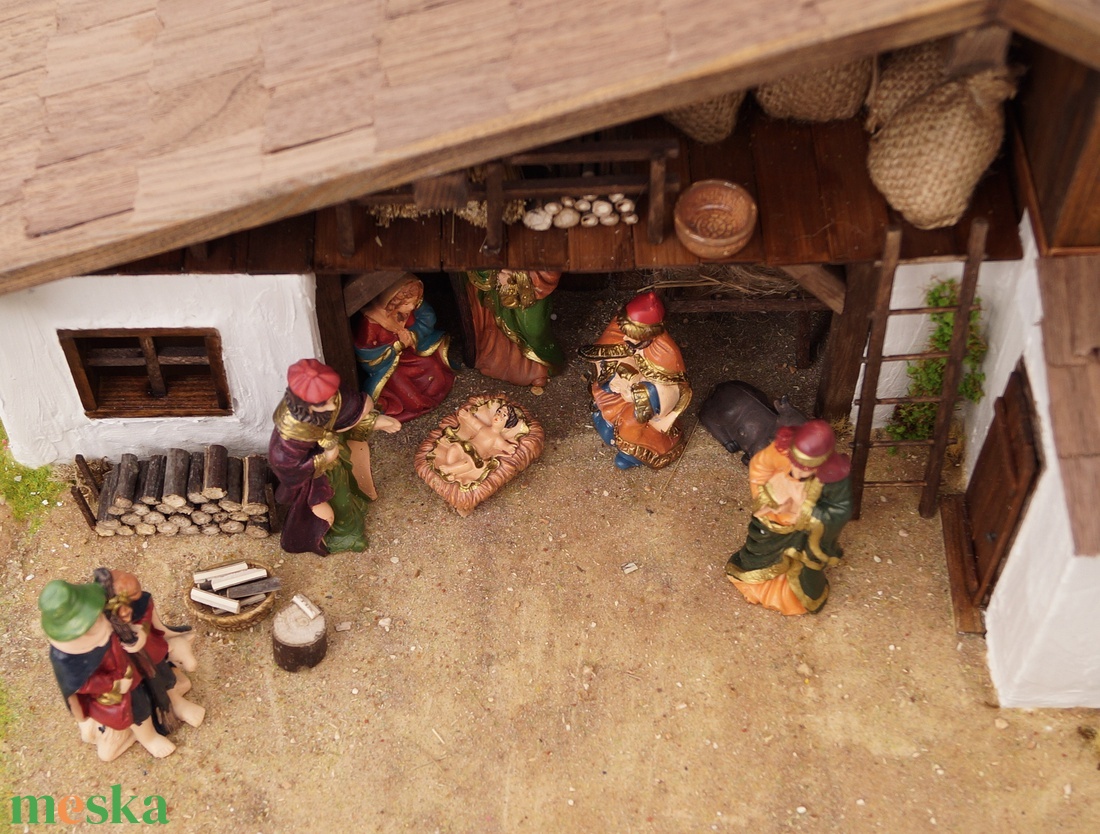 Betlehemi jászol L  Kézzel készített fa betlehem LED világítással - karácsony - karácsonyi lakásdekoráció - karácsonyi lakásdíszek - Meska.hu