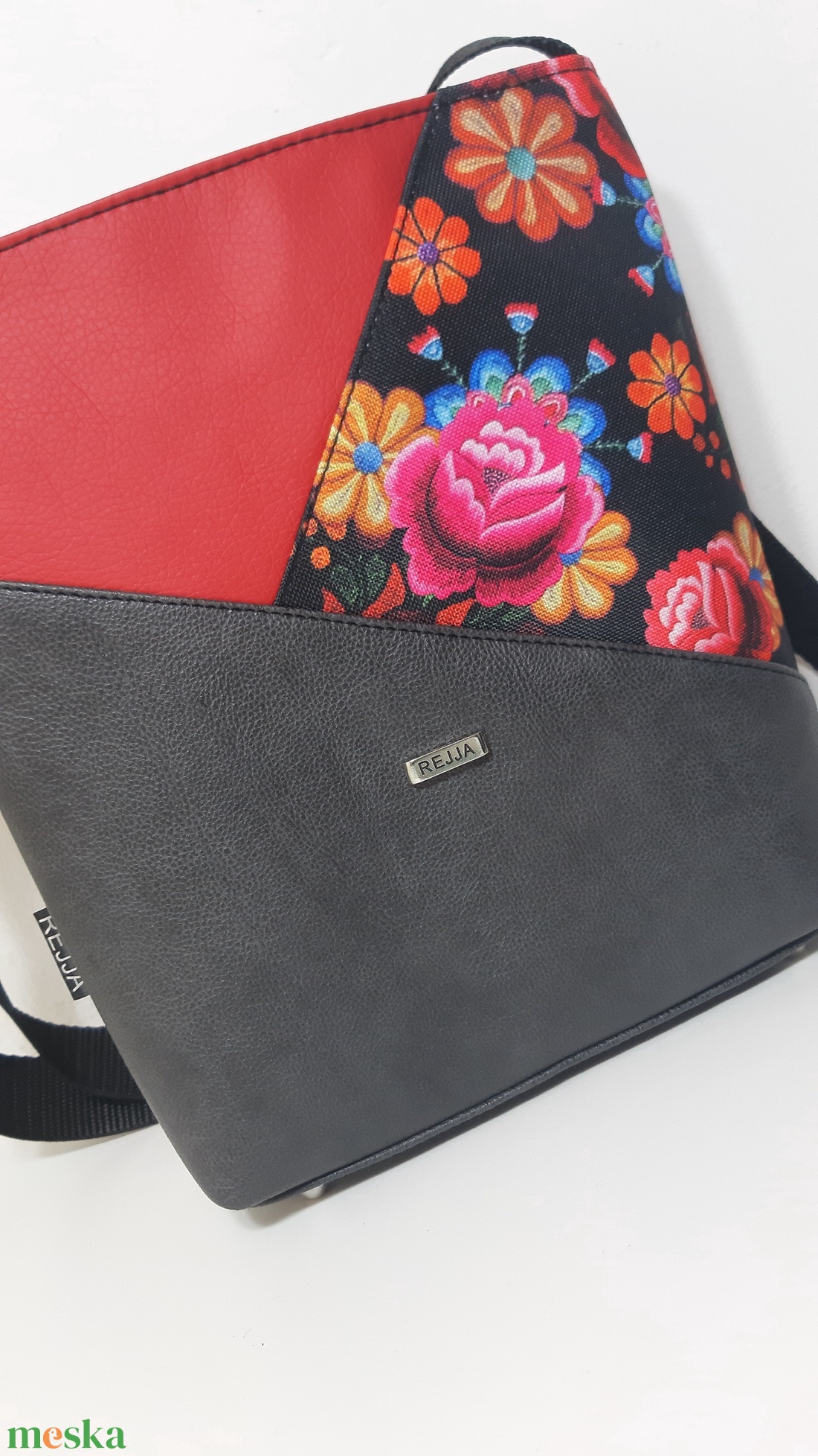 Kicsi Oldaltáska ,válltáska - táska & tok - kézitáska & válltáska - vállon átvethető táska - Meska.hu