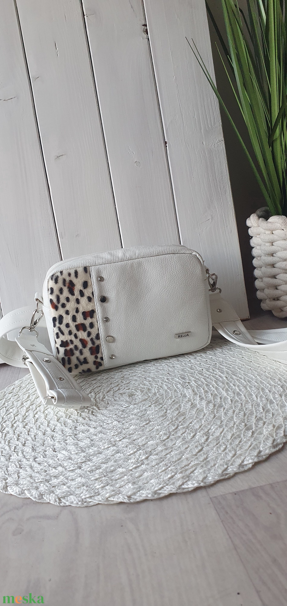 Kis táska ,válltáska,crossbody,szegecses, állatmintás - táska & tok - kézitáska & válltáska - válltáska - Meska.hu Kis táska ,válltáska,crossbody,szegecses, állatmintás - táska & tok - kézitáska & válltáska - válltáska - Meska.hu