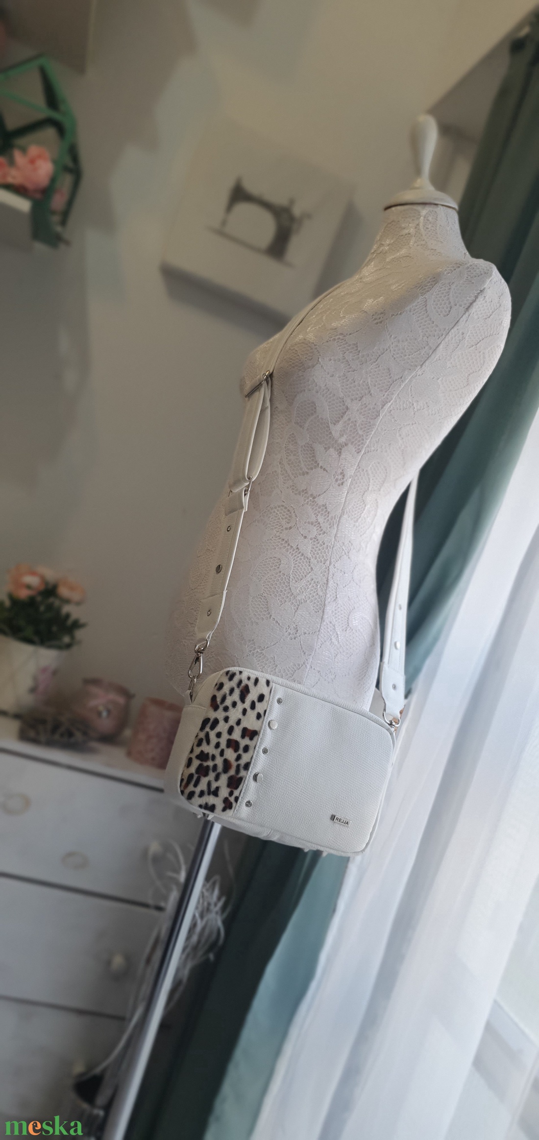 Kis táska ,válltáska,crossbody,szegecses, állatmintás - táska & tok - kézitáska & válltáska - válltáska - Meska.hu Kis táska ,válltáska,crossbody,szegecses, állatmintás - táska & tok - kézitáska & válltáska - válltáska - Meska.hu