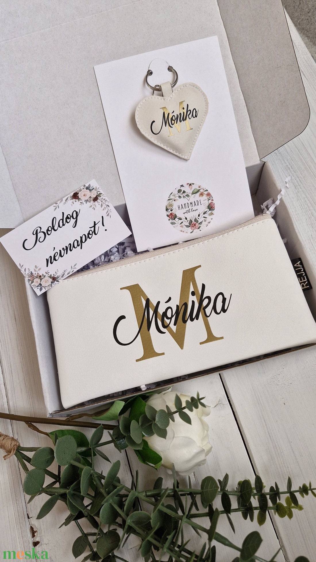 Névnapi,szülinapi ajándék névre szóló nesszeszer kulcstartóval - táska & tok - neszesszer - Meska.hu