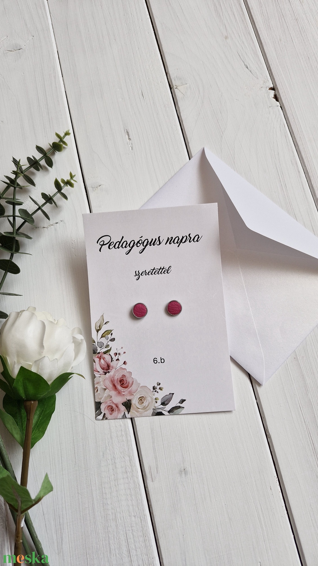 Valódi bőr fülbevaló hipoallergén, névre szóló ajándék - ékszer - fülbevaló - pötty fülbevaló - Meska.hu