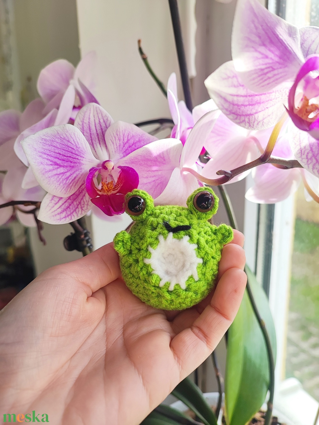 Horgolt vidám maroknyi béka - játék & sport - plüssállat & játékfigura - béka - Meska.hu