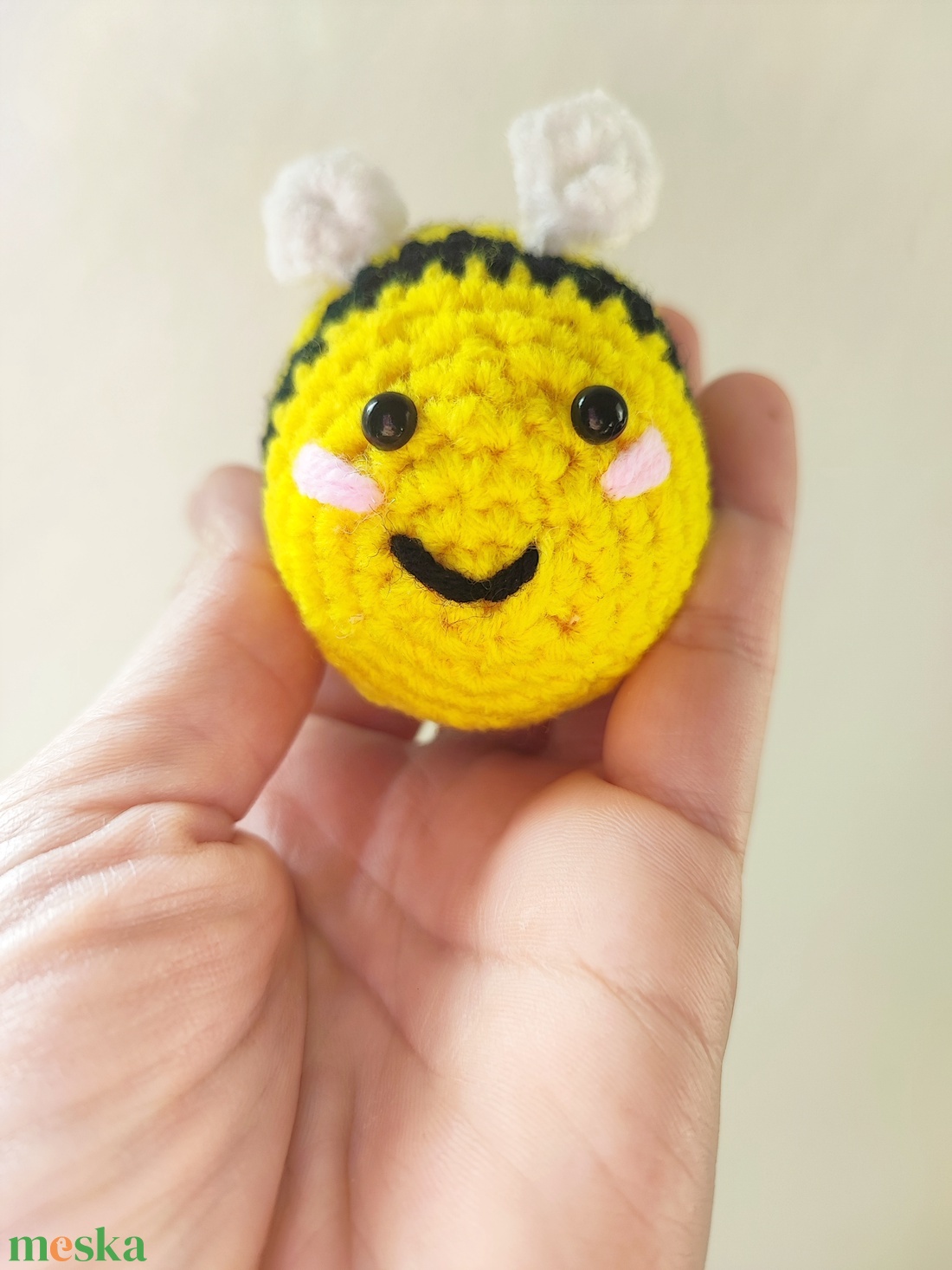 Horgolt, vidám méhecske - játék & sport - plüssállat & játékfigura - méhecske - Meska.hu