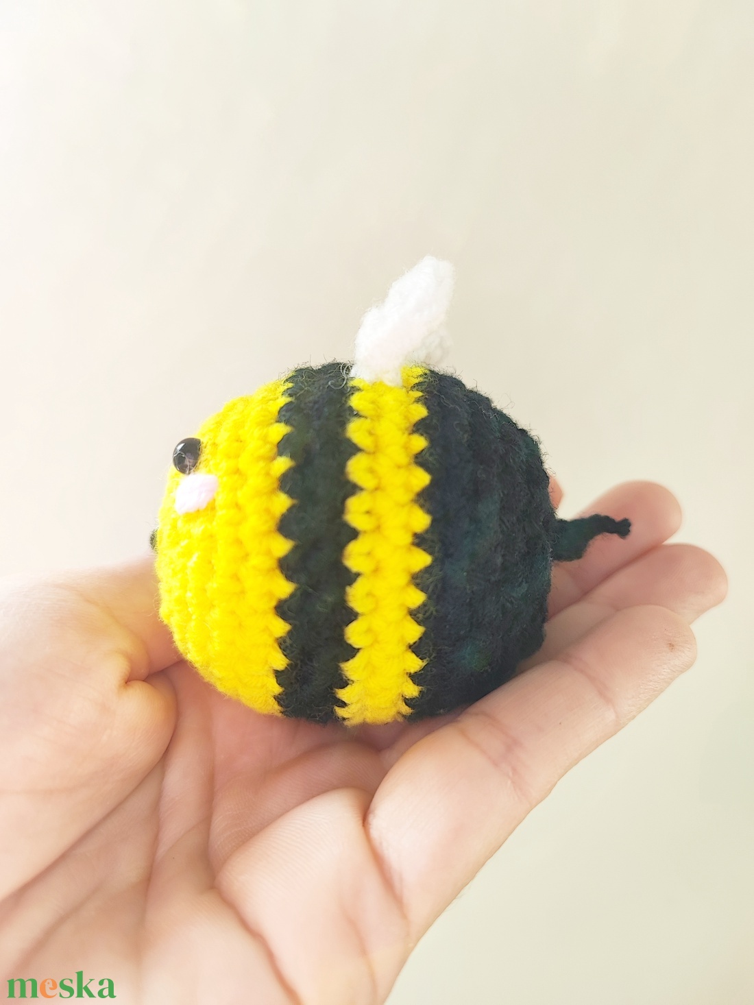 Horgolt, vidám méhecske - játék & sport - plüssállat & játékfigura - méhecske - Meska.hu