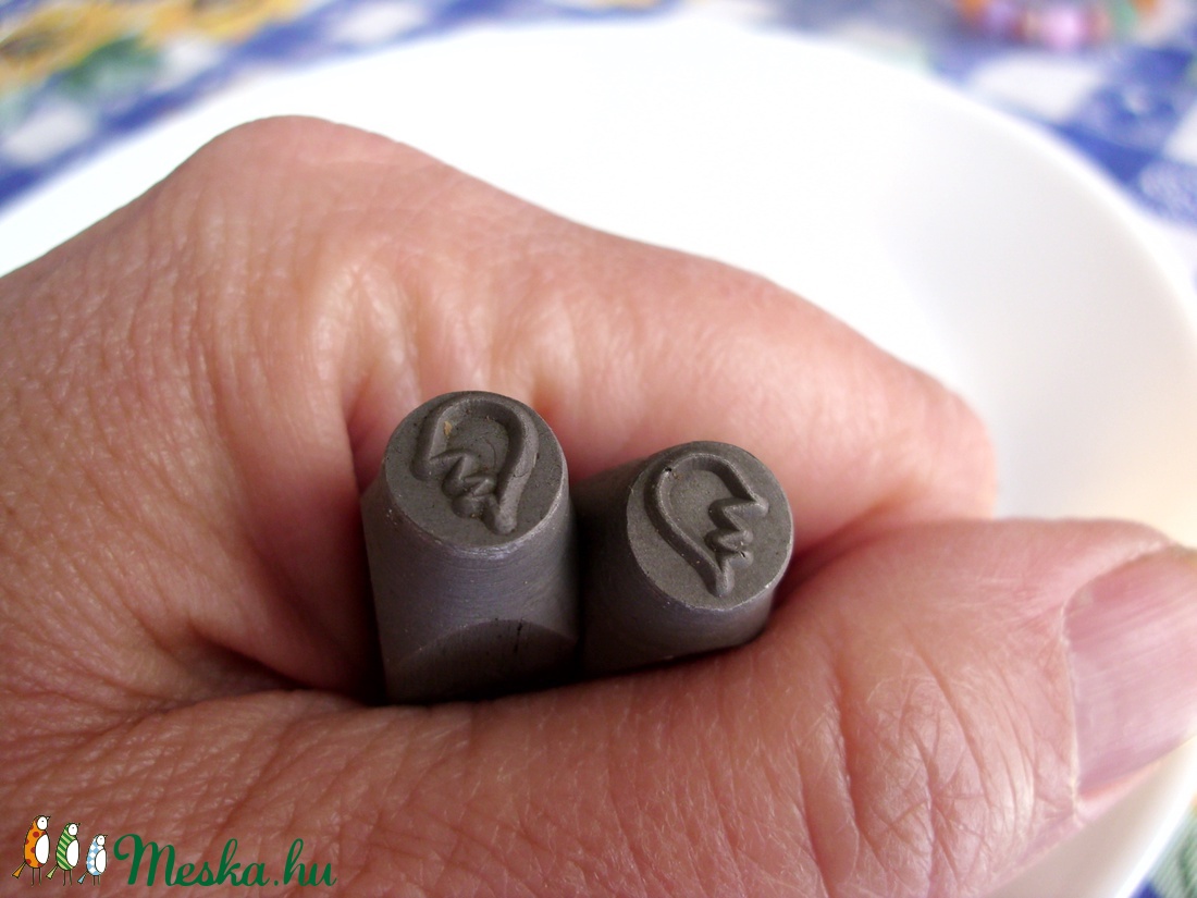 ( 2db)Fémbeütő, mintázó, poncoló, 2db angyalszárny  fémműves szerszám ékszerhez - kellékek & szerszámok - szerszámok, eszközök - eszköz ékszerkészítéshez - Meska.hu