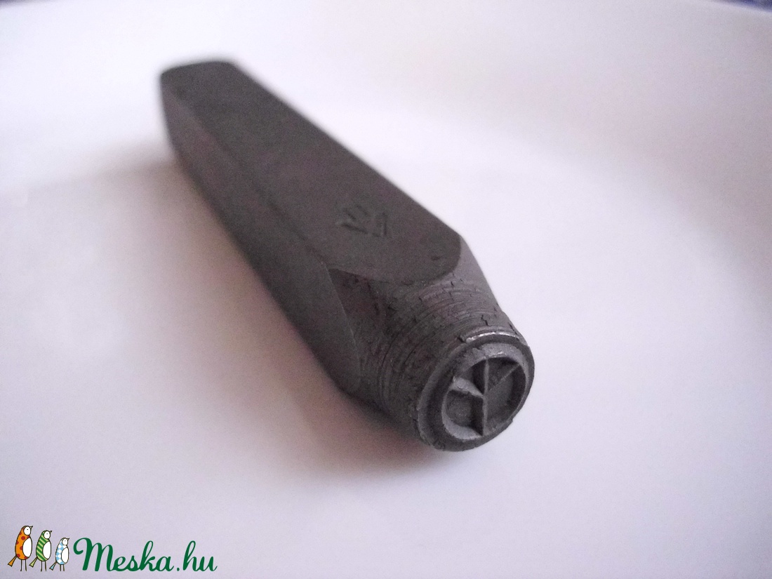 Fémbeütő, mintázó, poncoló, peace  fémműves szerszám ékszerhez - kellékek & szerszámok - szerszámok, eszközök - eszköz ékszerkészítéshez - Meska.hu